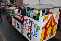 Bild in Gro�darstellung, der Mopper-Zirkus Faschingswagen beim Wombacher Faschingszug