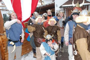 Bild in Gro�darstellung, die Wikinger - mit ihrem Schiff, copyright Karnevals-Club Wombach e.V.